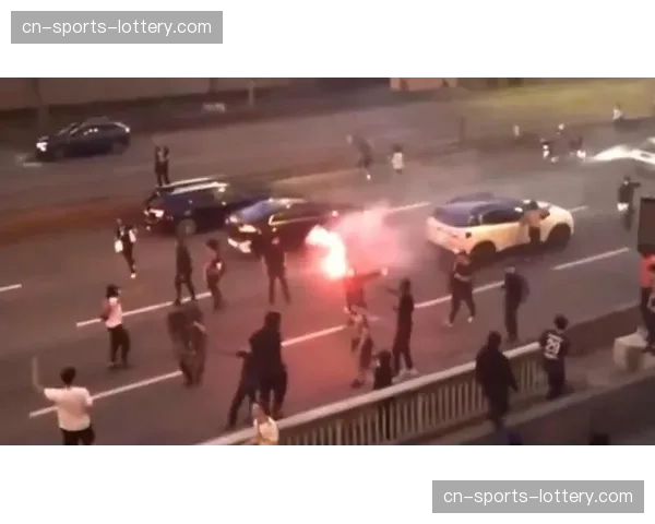 英国警方通报:成功处置一起针对欧冠客队球迷大巴的袭击未遂事件 英国警方通报:成功处置一起针对欧冠客队球迷大巴的袭击未遂事件